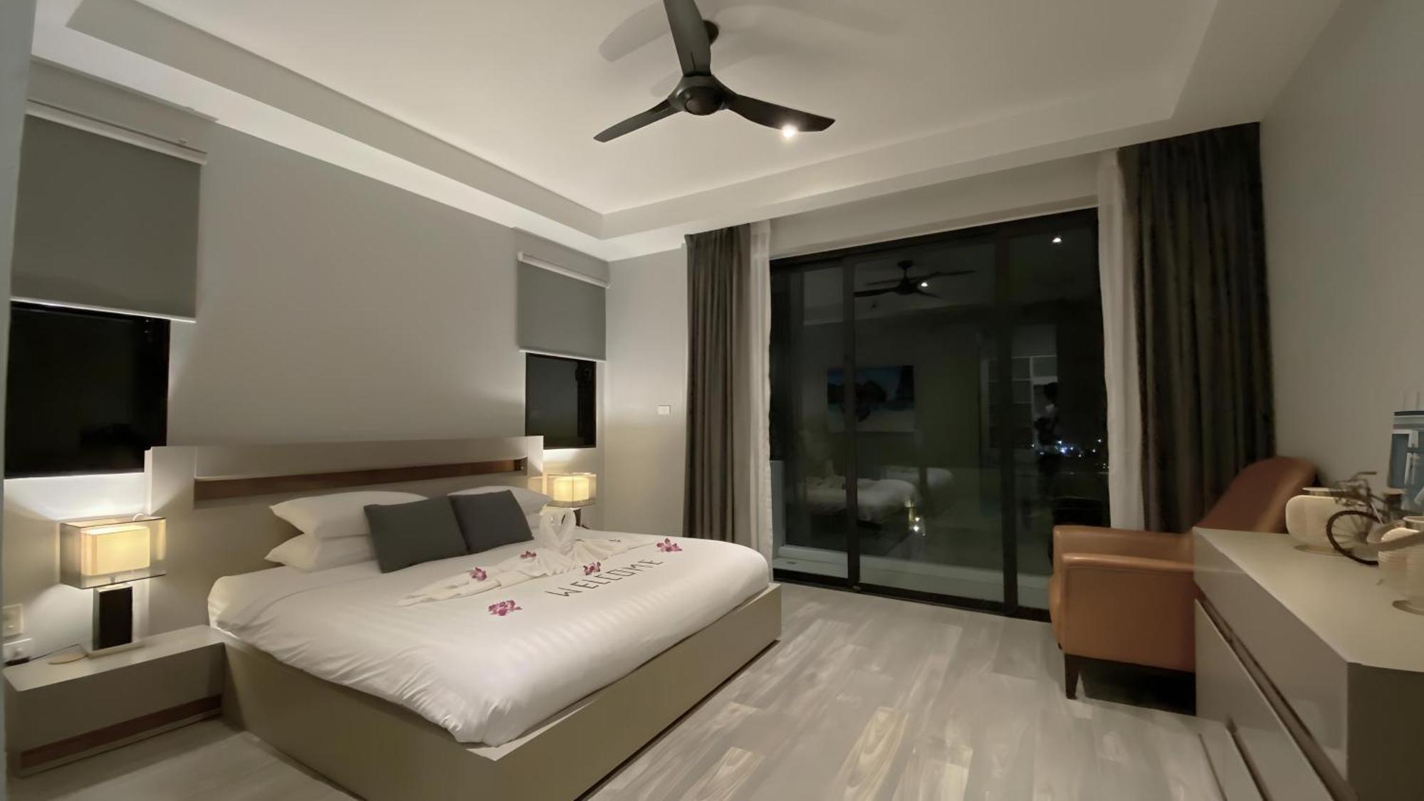 Twin Villas Seaview Kata Exterior photo