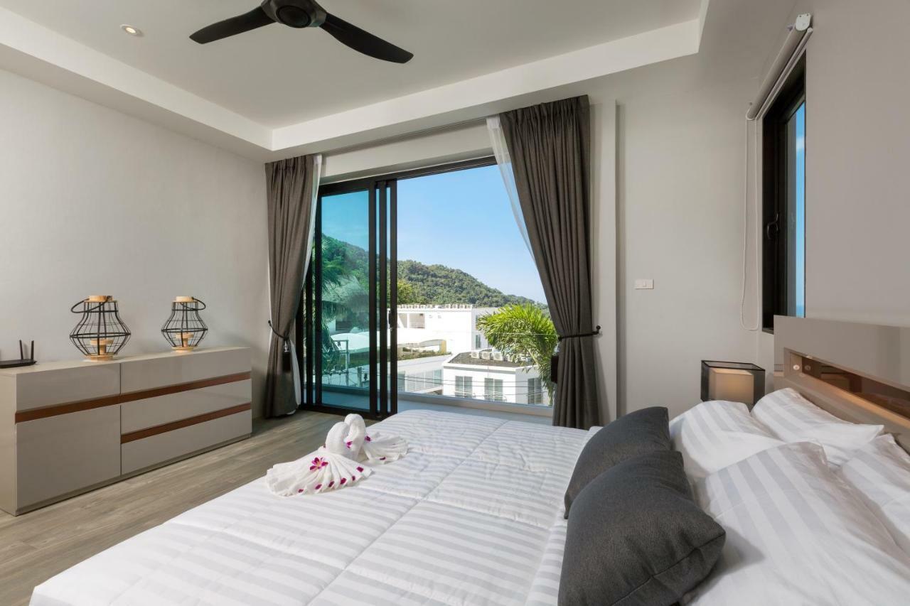 Twin Villas Seaview Kata Exterior photo